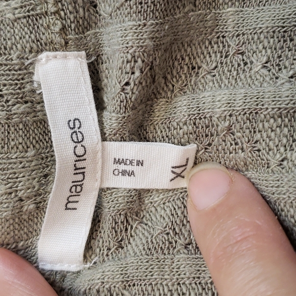 Maurices v neck top, size xl - Picture 6 of 8